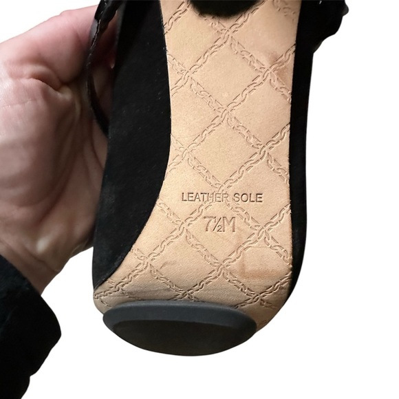 Elegant Black Stiletto Heels - Picture 6 of 11